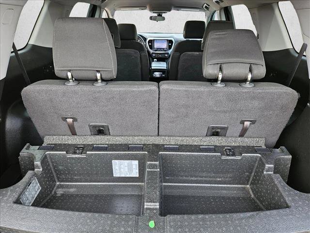 Used 2017 GMC Acadia SLE w/ Driver Alert Package I image 6