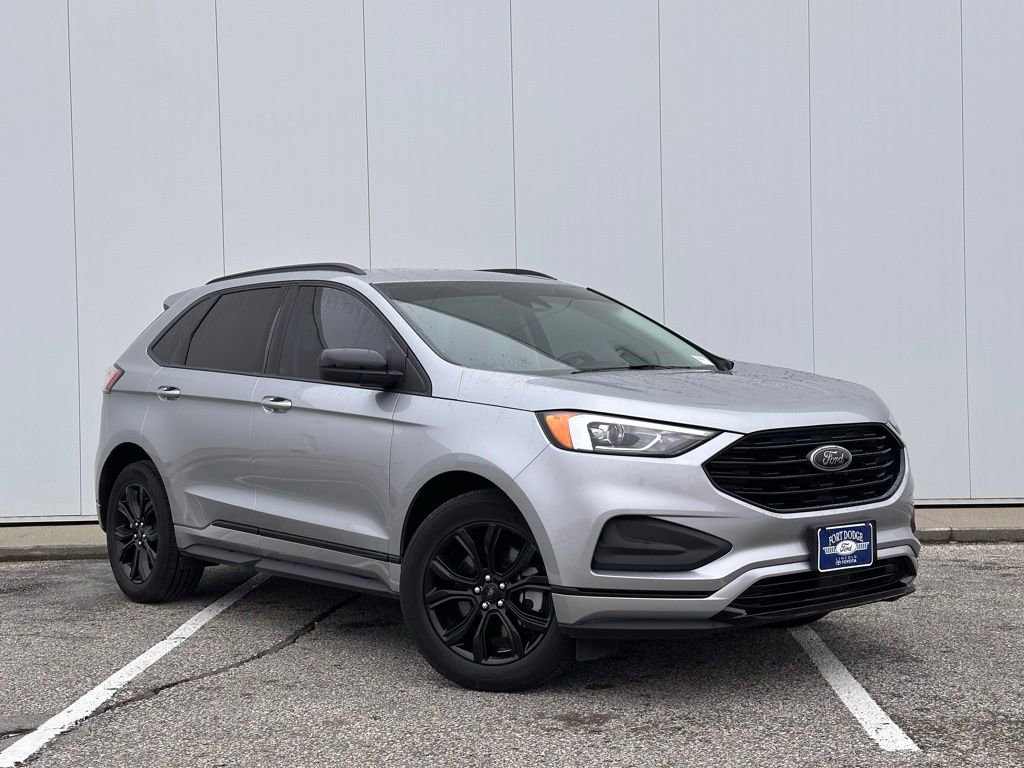 Used 2022 Ford Edge SE w/ Black Appearance Package image 6