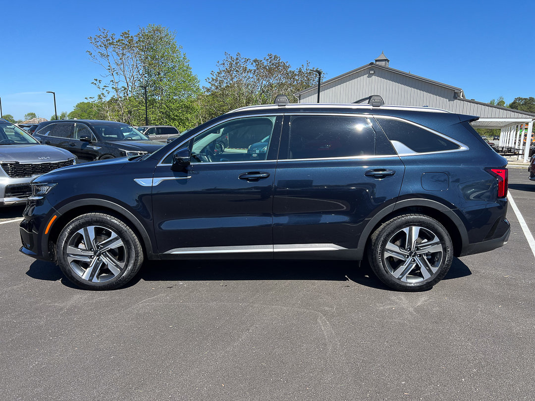 Used 2023 Kia Sorento EX AWD/4WD image 2