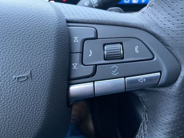 Used 2025 Cadillac XT4 Sport image 12