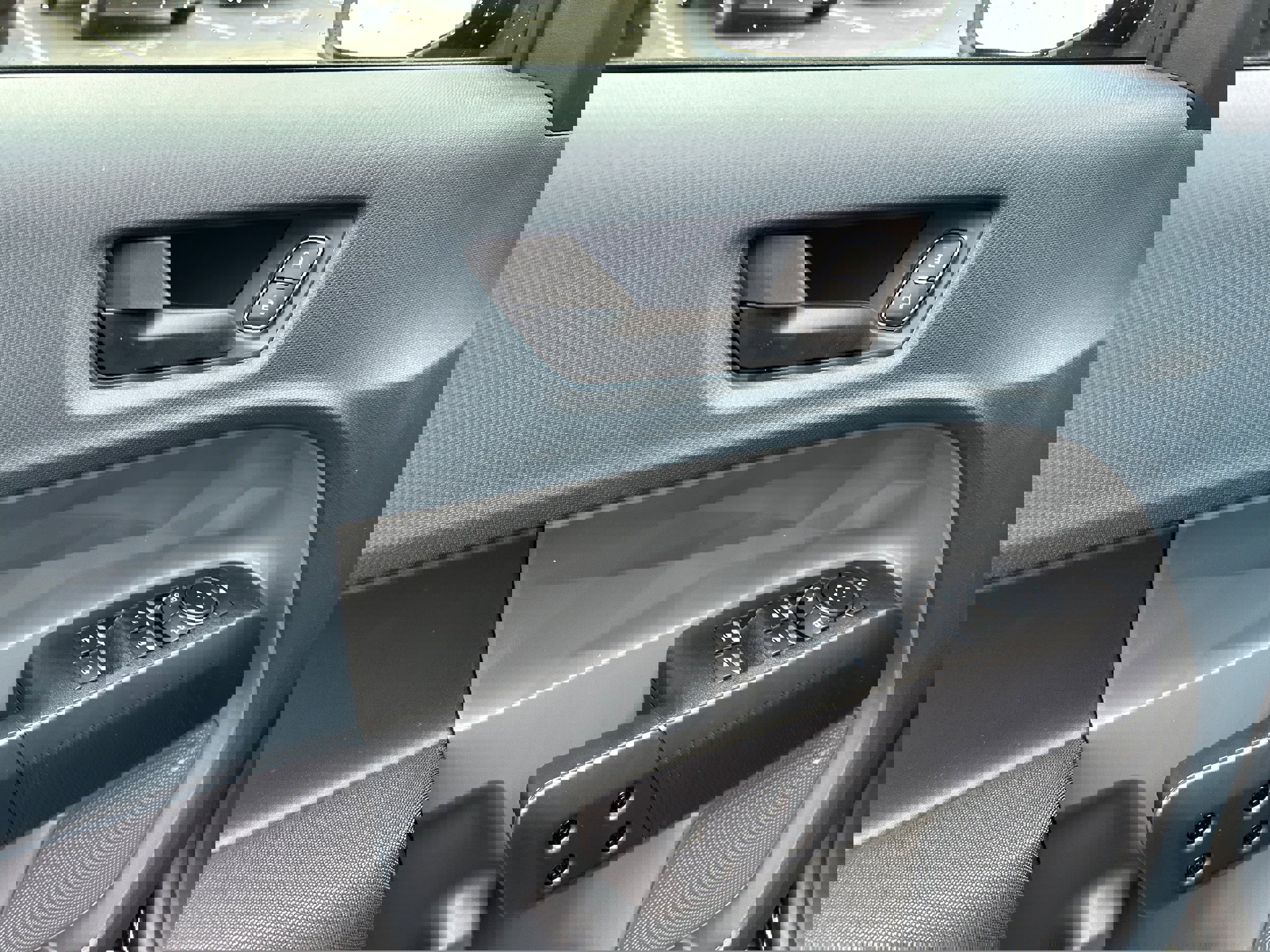 New 2025 Ford Maverick XL w/ Equipment Group 101A image 30