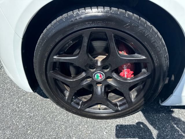 Used 2019 Alfa Romeo Giulia AWD image 26