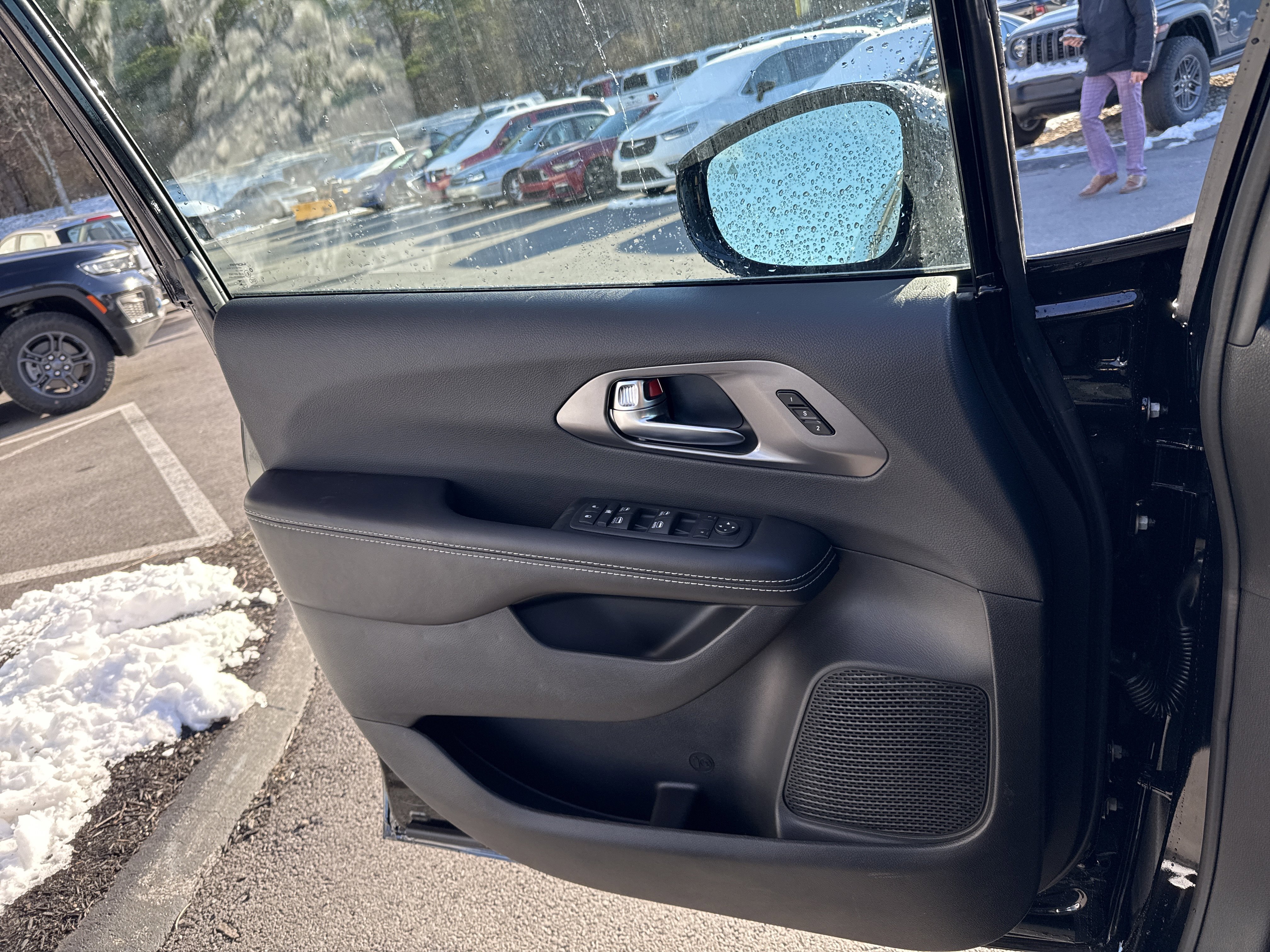 New 2026 Chrysler Pacifica Select image 16