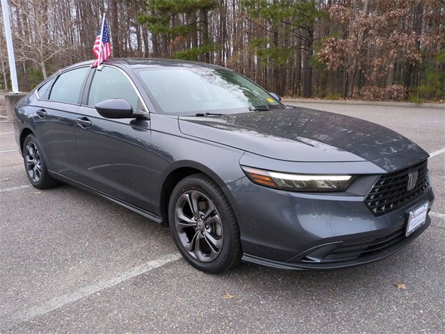 Used 2023 Honda Accord EX image 2