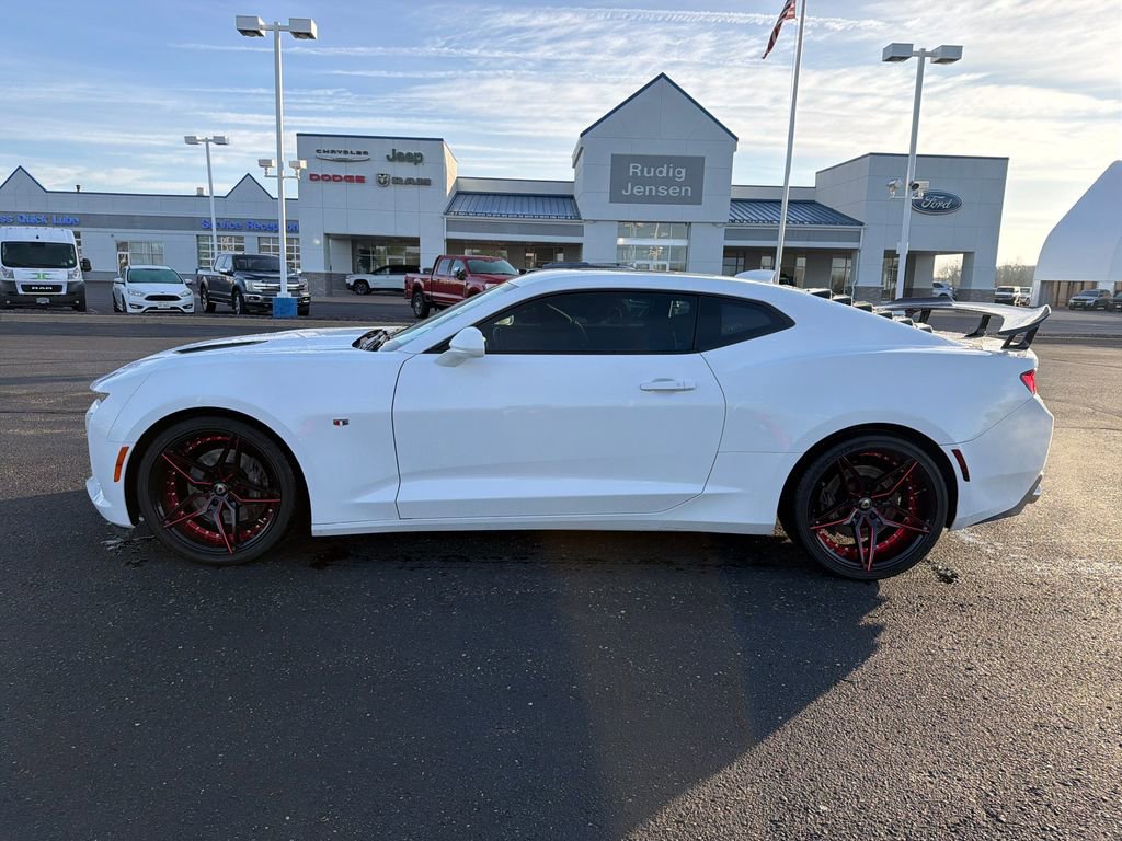 Used 2018 Chevrolet Camaro SS image 2