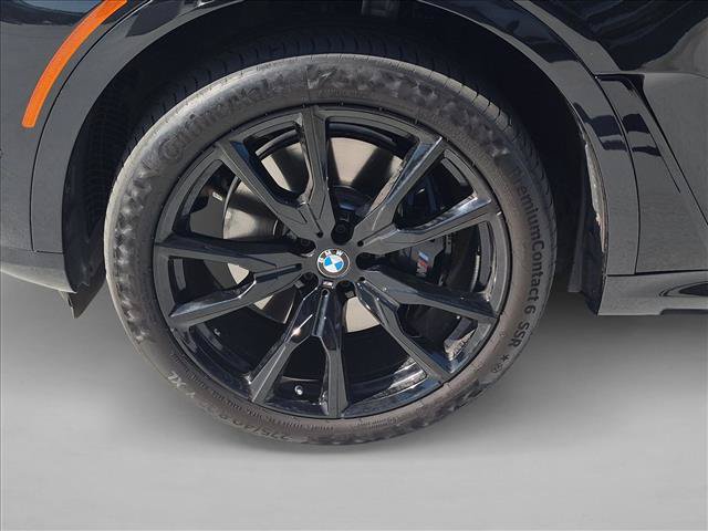 Certified 2024 BMW X7 xDrive40i w/ M Sport Package AWD/4WD image 14