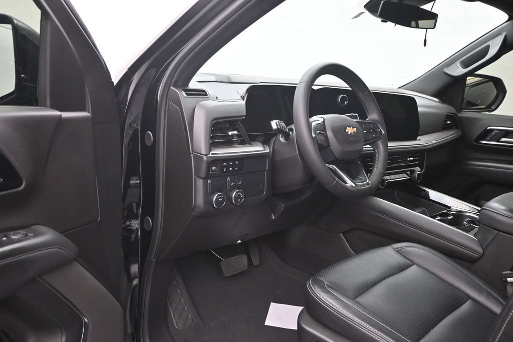 Used 2025 Chevrolet Tahoe LS RWD image 10