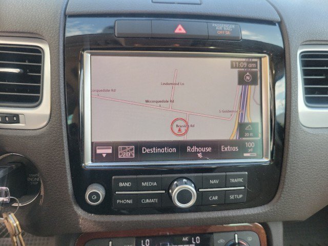 Used 2014 Volkswagen Touareg TDI AWD/4WD image 9
