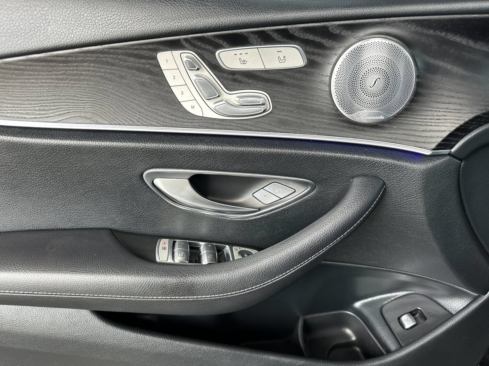 Used 2019 Mercedes-Benz E 300 image 11