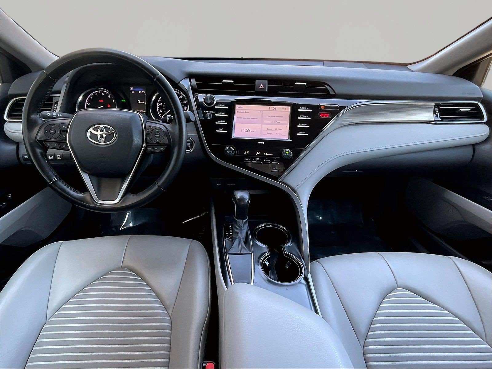 Used 2020 Toyota Camry SE w/ Convenience Package FWD image 7