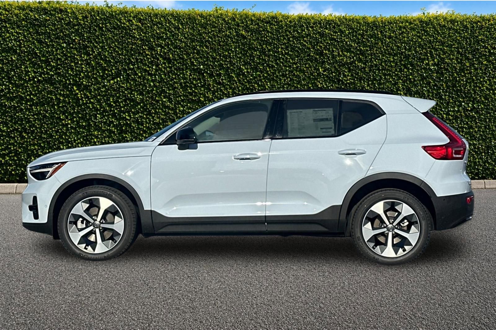 New 2026 Volvo XC40 B5 Plus w/ Protection Package Premier AWD/4WD image 3