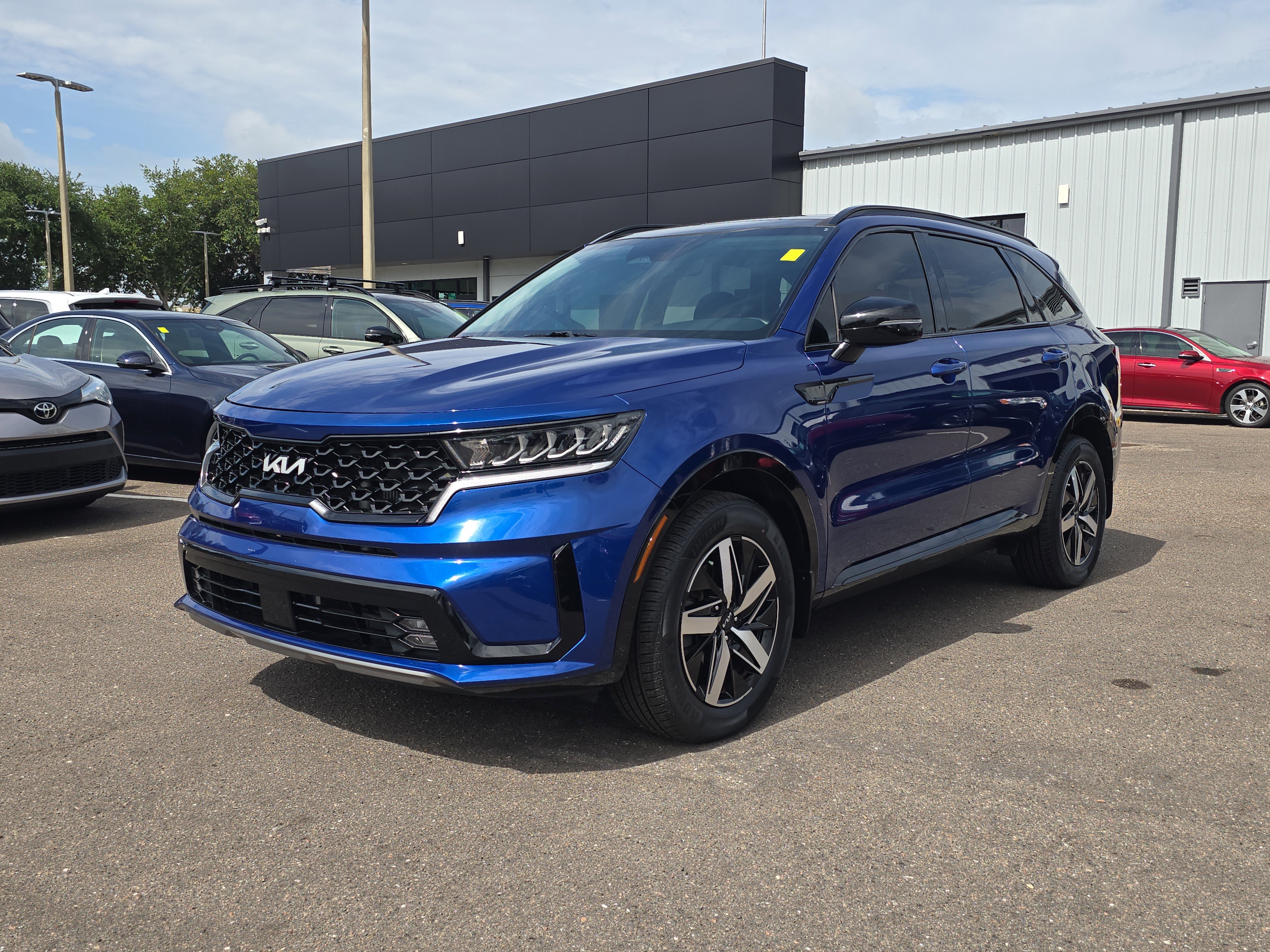 Certified 2022 Kia Sorento EX w/ Panoramic Sunroof Package FWD image 4
