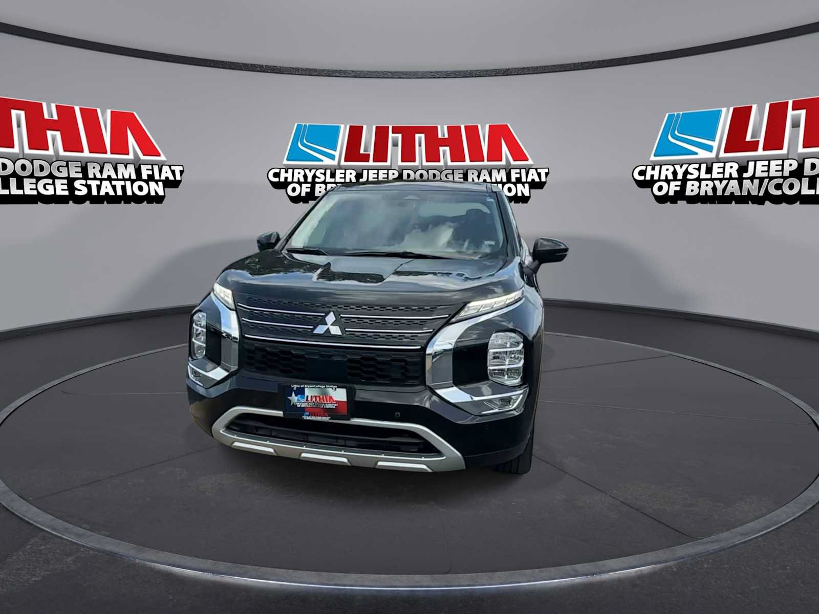 Used 2024 Mitsubishi Outlander SE FWD image 3