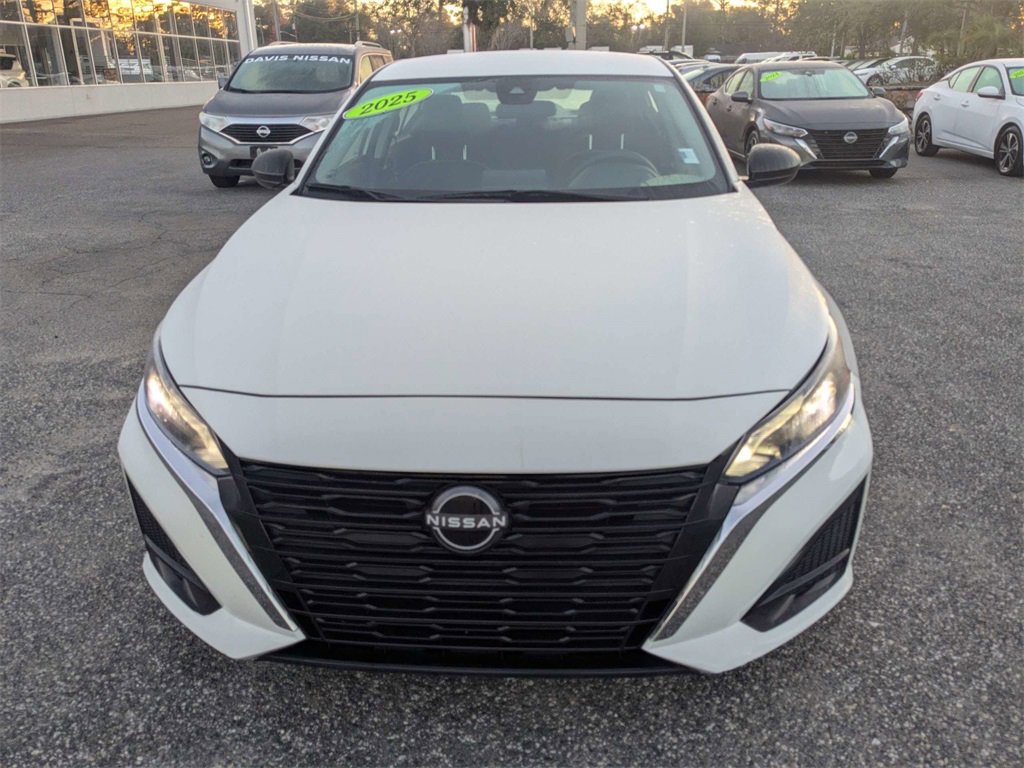 Used 2025 Nissan Altima 2.5 SV image 9