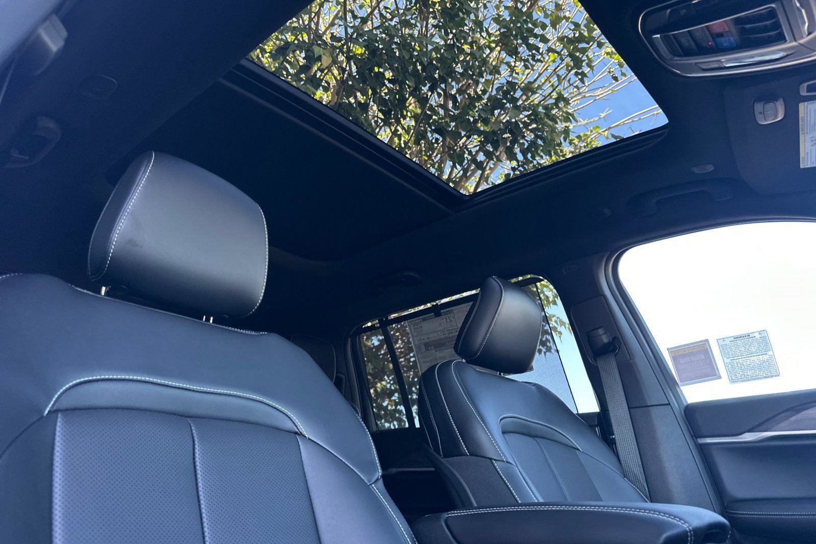 New 2025 Jeep Grand Cherokee L Limited w/ Luxury Tech Group II image 15
