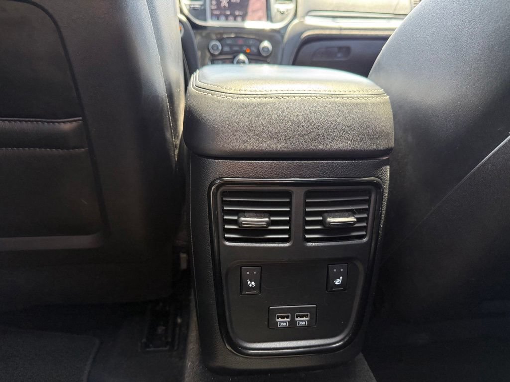 Used 2023 Chrysler 300 C RWD image 25