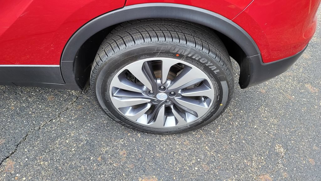 Used 2019 Buick Encore Essence w/ LPO, Road Trip Package FWD image 8