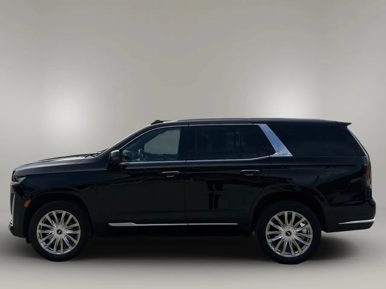 Used 2023 Cadillac Escalade Premium Luxury w/ LPO, Floor Liner Package AWD/4WD image 4