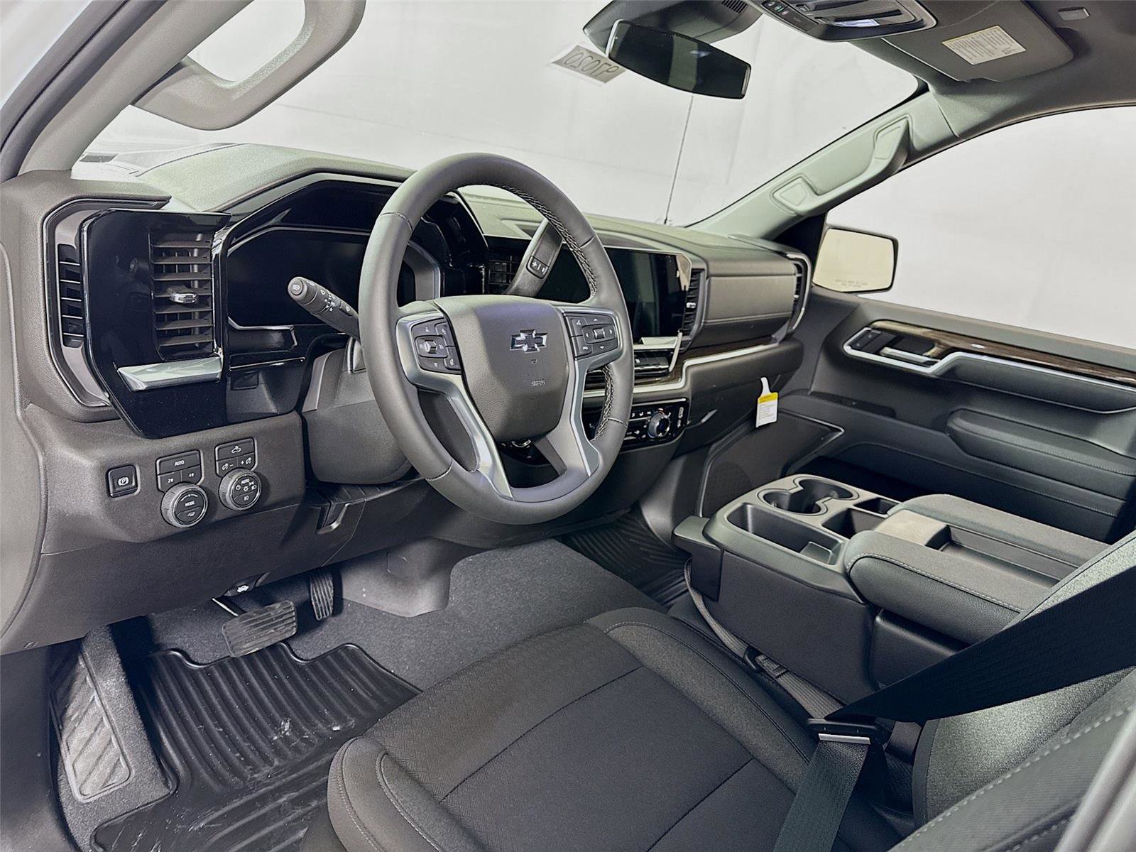 New 2026 Chevrolet Silverado 1500 RST w/ LPO, Dark Essentials Package image 4