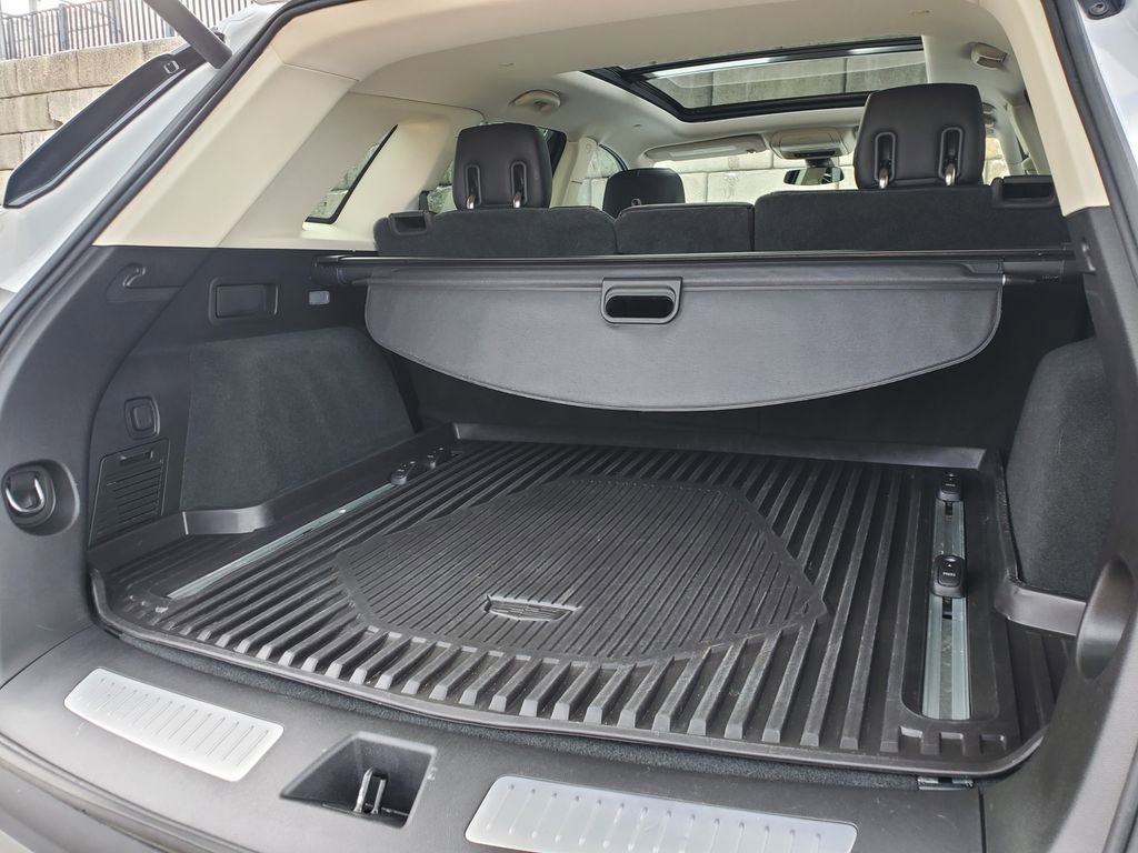 Used 2019 Cadillac XT5 Luxury w/ LPO, Black Ice Package image 37