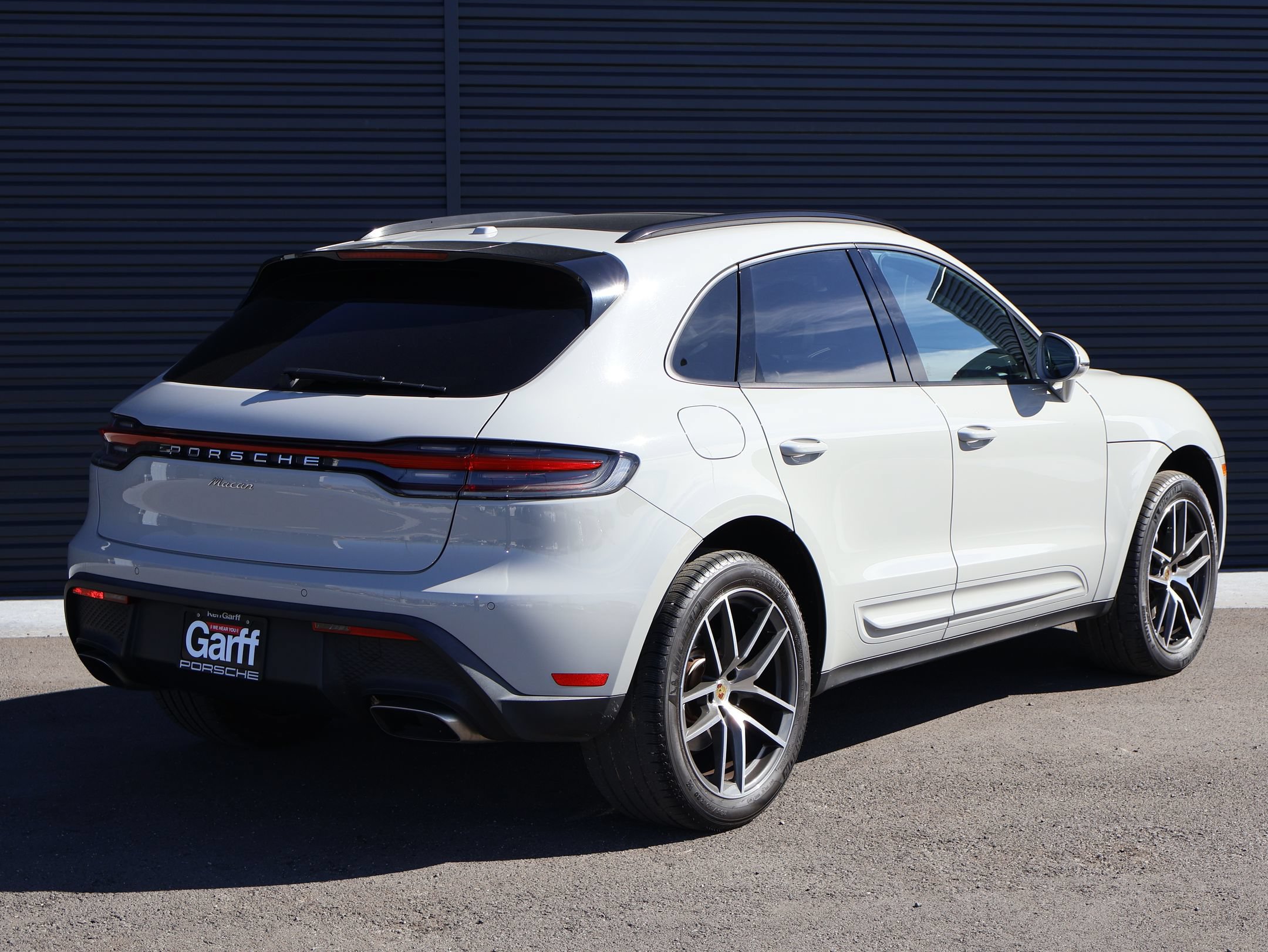 Certified 2024 Porsche Macan AWD/4WD image 10
