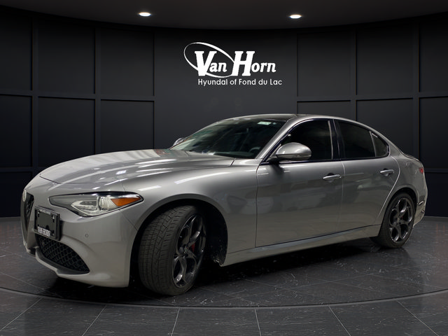 Used 2019 Alfa Romeo Giulia Ti Sport w/ Quick Order Package 22U Sport RWD image 7