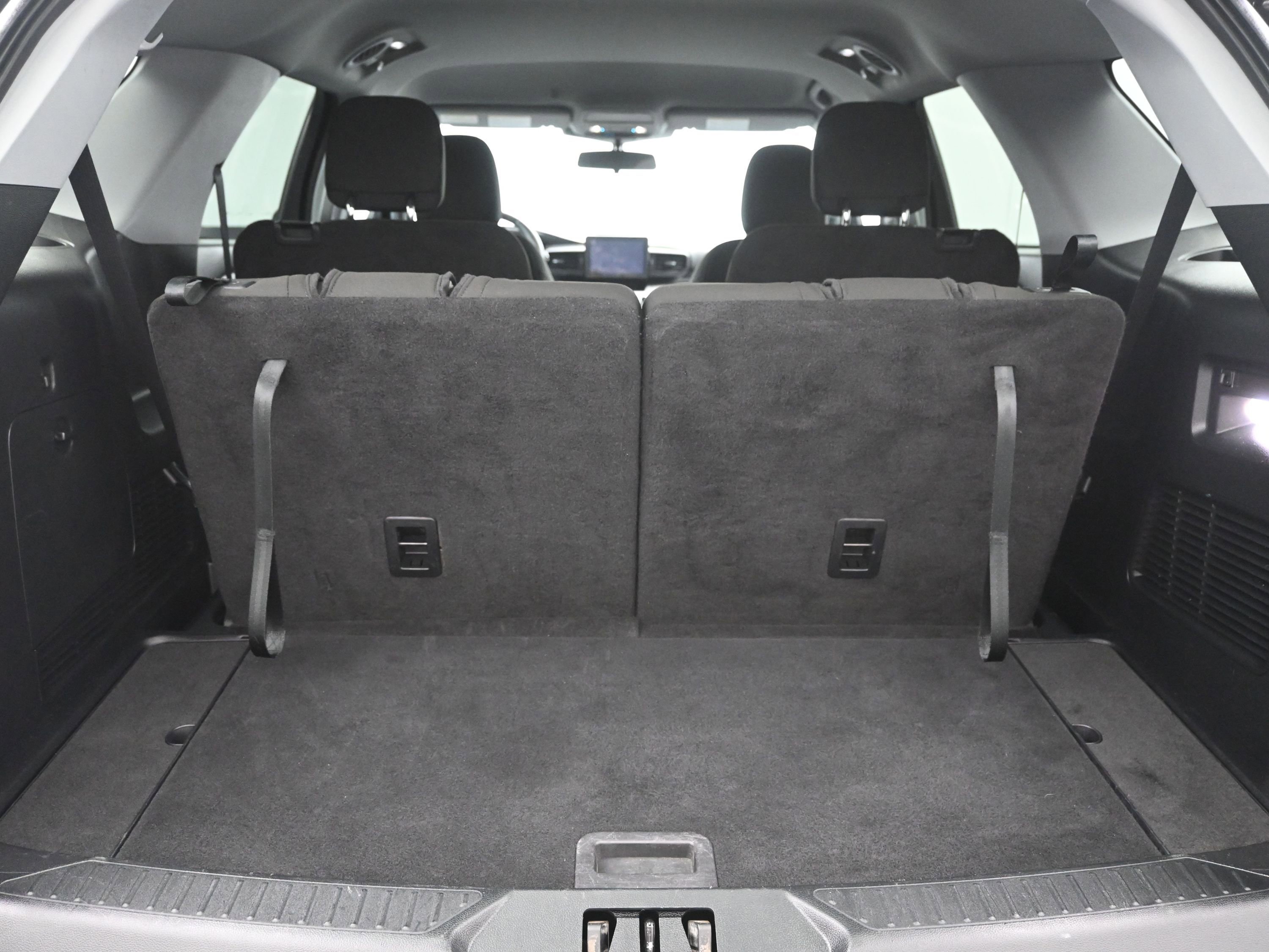 Used 2022 Ford Explorer XLT image 24