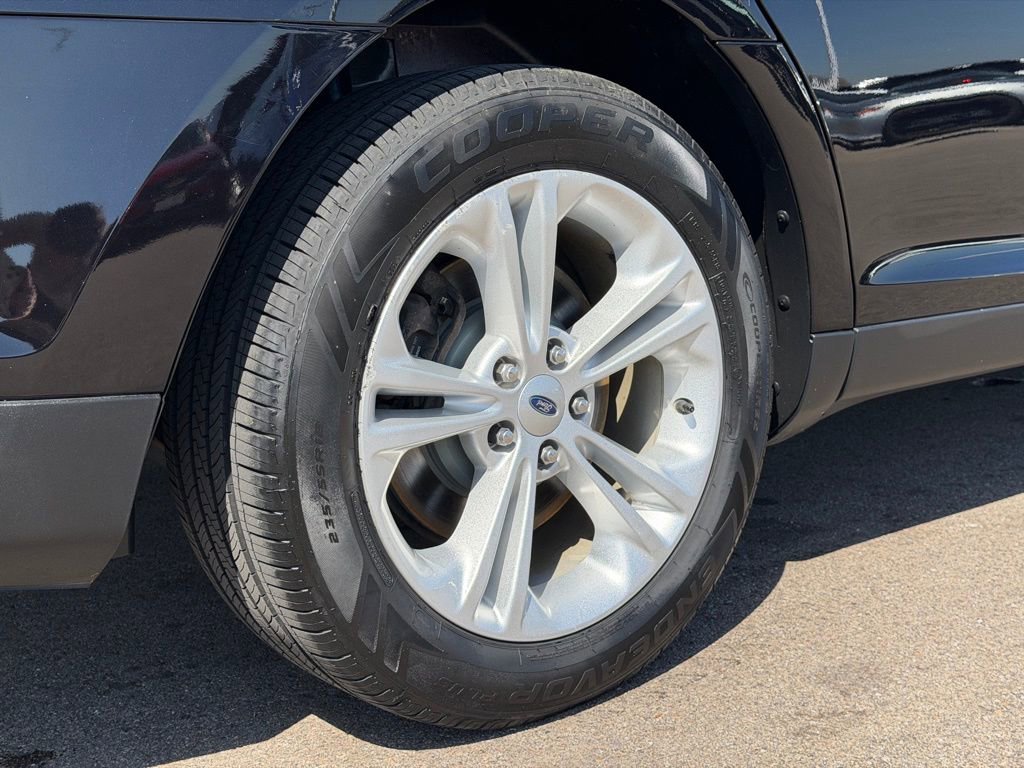 Used 2019 Ford Taurus SEL FWD image 25