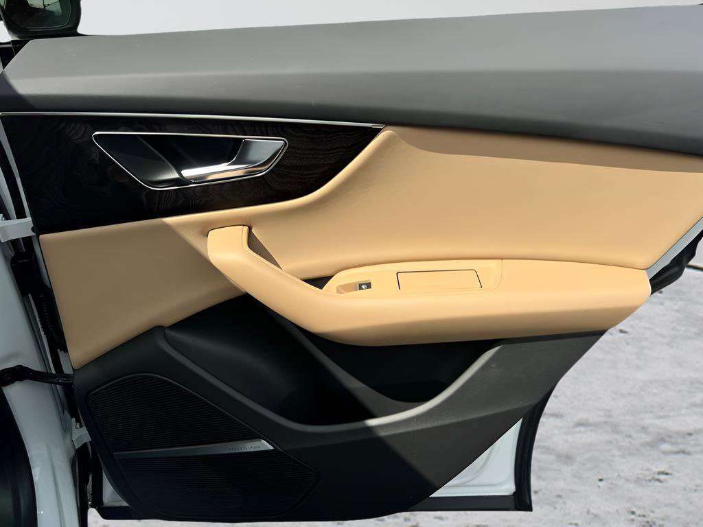 Used 2022 Audi Q8 Premium Plus image 33