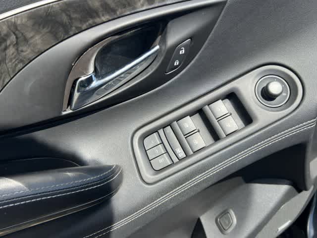 Used 2014 Buick LaCrosse Leather w/ Driver Confidence Package FWD image 14