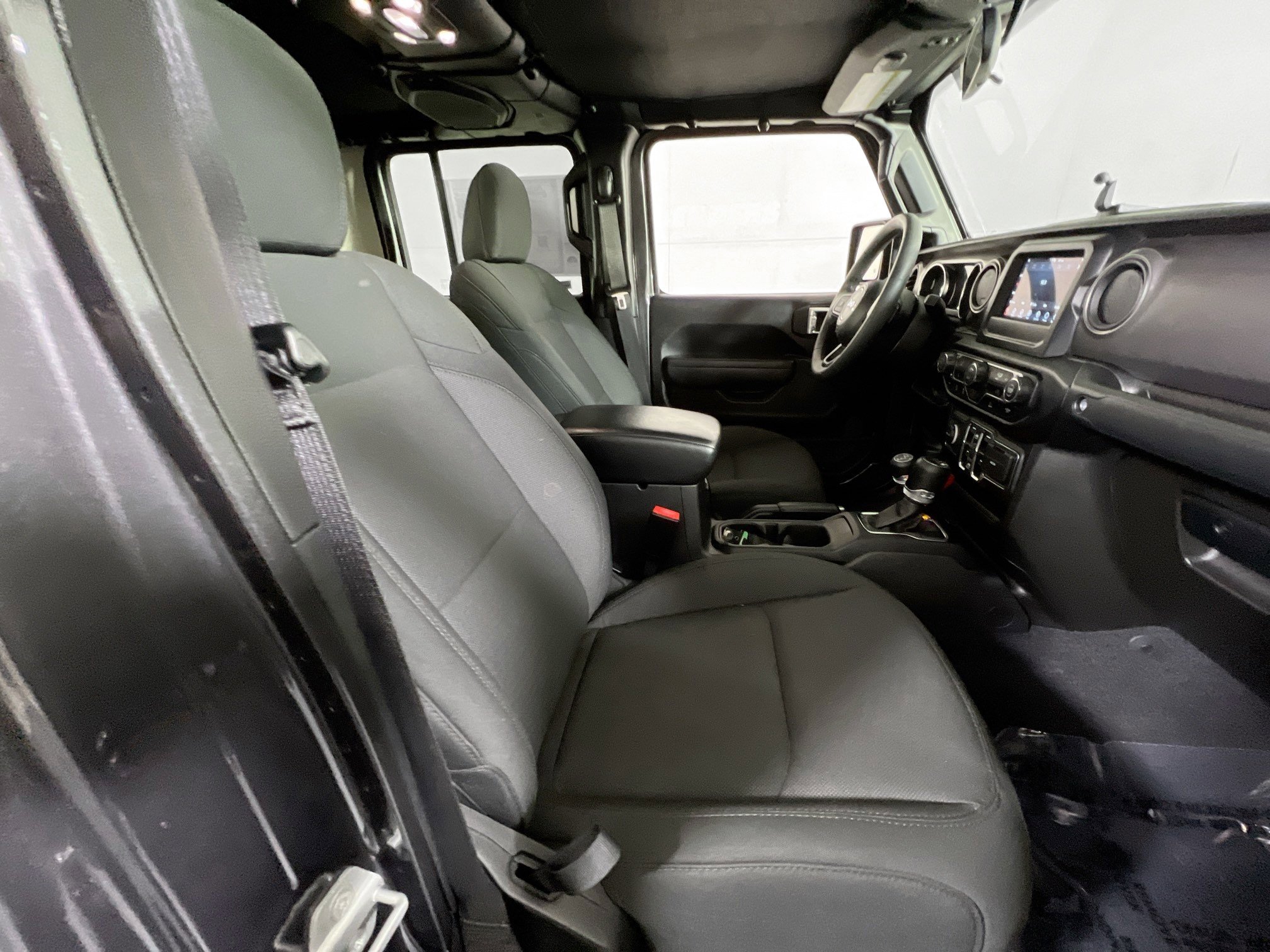 Used 2023 Jeep Gladiator Willys image 25