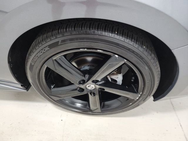 Used 2023 Nissan Sentra SR w/ Midnight Edition Package FWD image 36