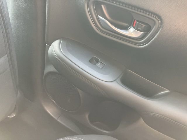 Used 2025 Honda HR-V LX image 25