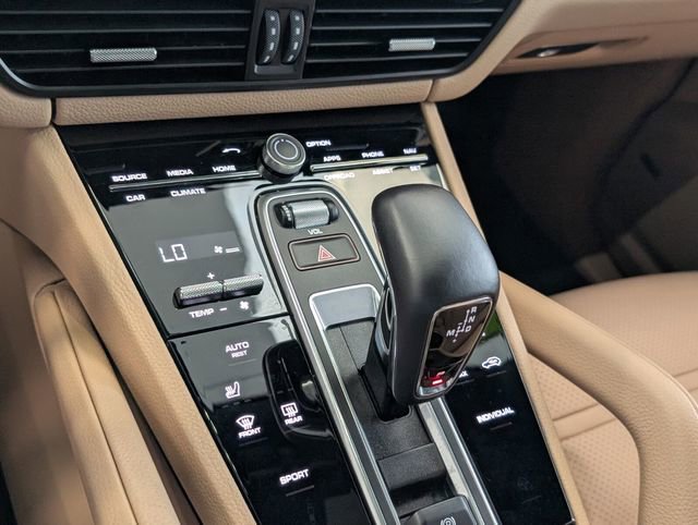 Used 2023 Porsche Cayenne AWD/4WD image 19