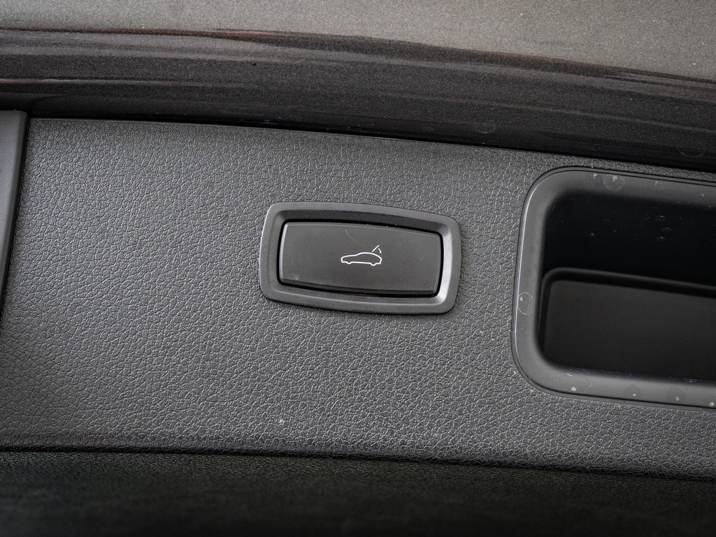 Used 2017 Porsche Macan image 20