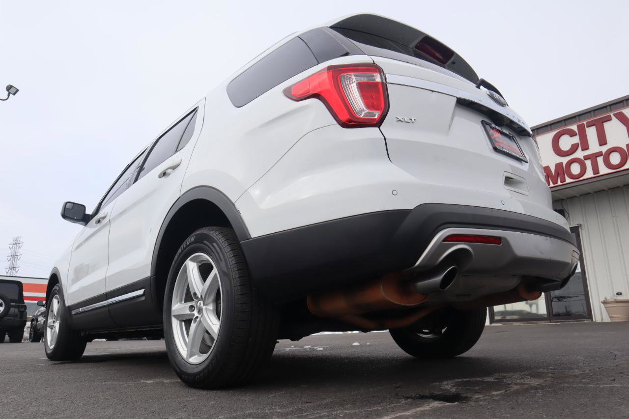 Used 2017 Ford Explorer XLT image 20