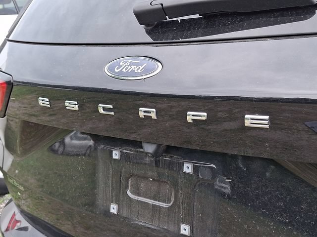 Used 2023 Ford Escape ST-Line w/ Tech Pack #1 AWD/4WD image 16