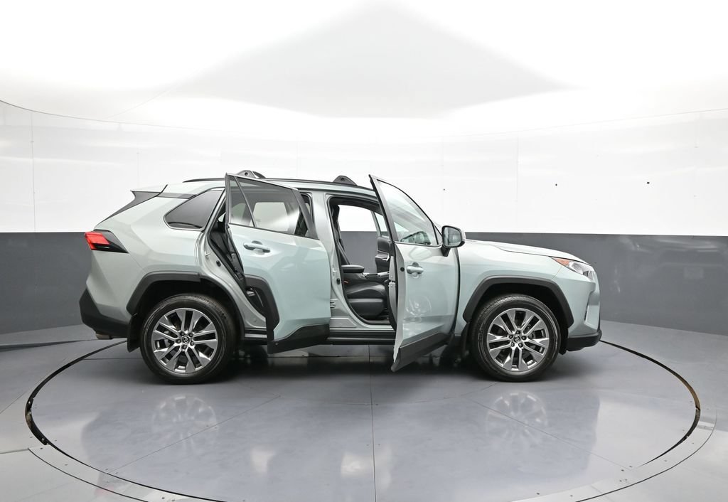 Certified 2020 Toyota RAV4 XLE Premium AWD/4WD image 43