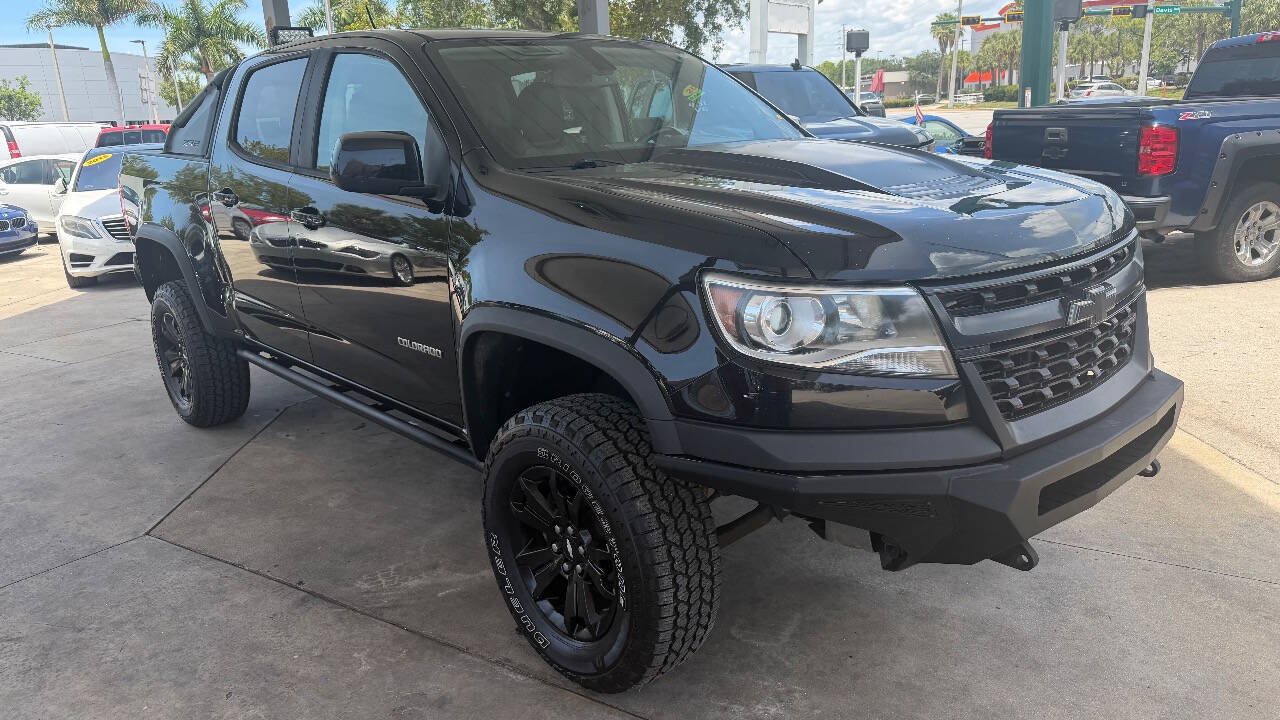 Used 2019 Chevrolet Colorado ZR2 w/ ZR2 Midnight Special Edition AWD/4WD image 3