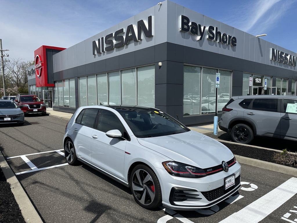 Used 2018 Volkswagen GTI SE