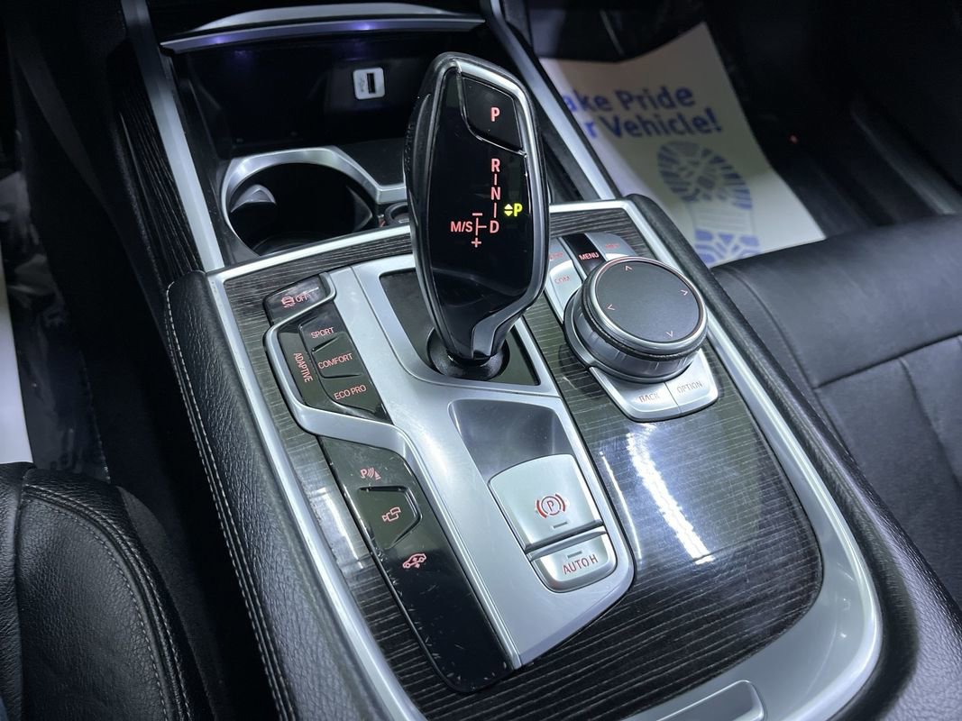 Used 2017 BMW 740i image 23