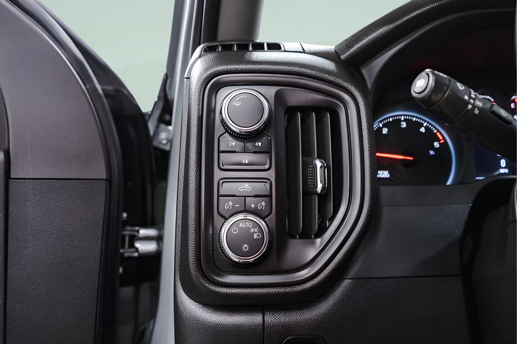 Used 2024 GMC Sierra 3500 Pro AWD/4WD image 18