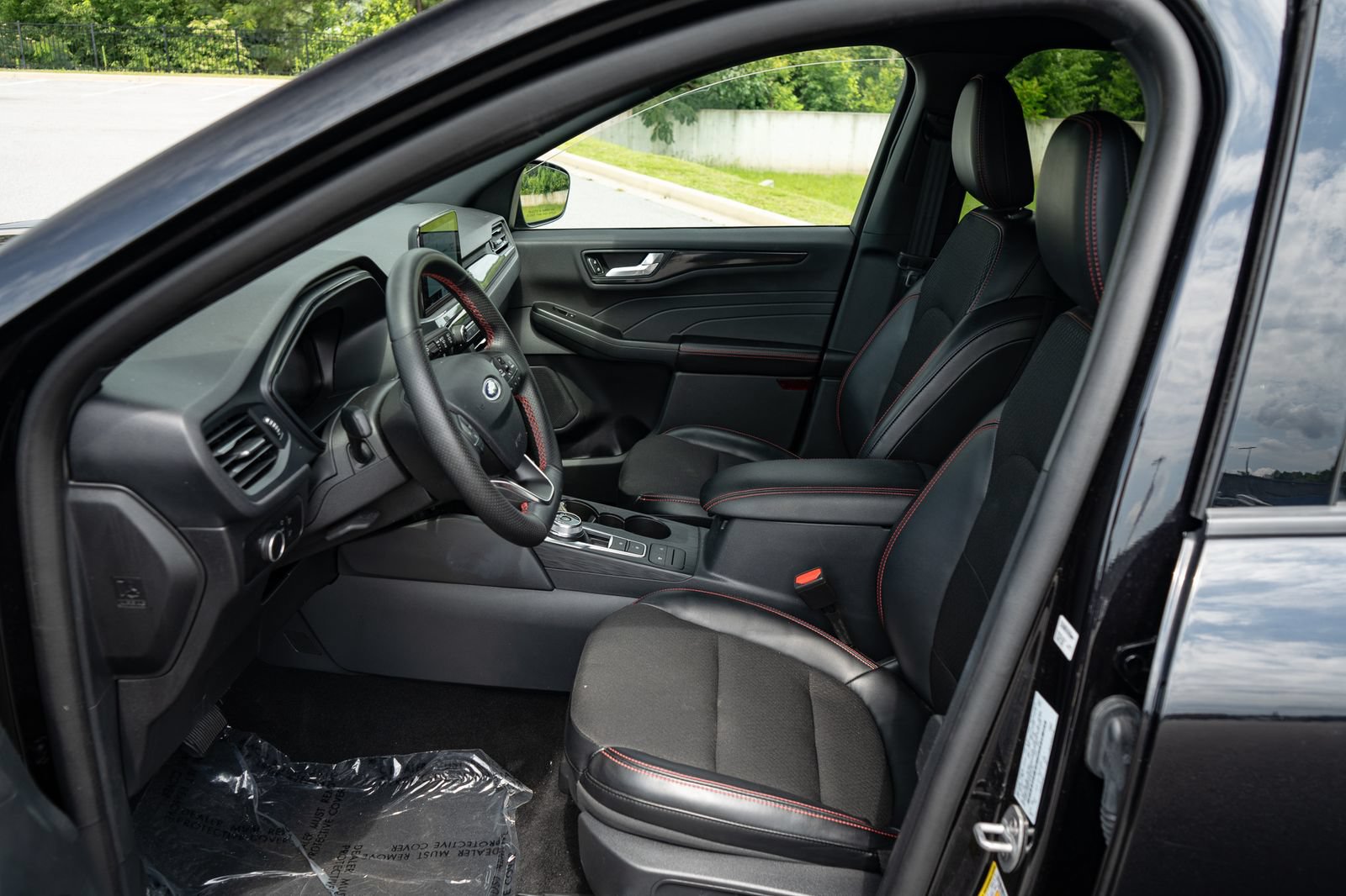 Used 2025 Ford Escape ST-Line AWD/4WD image 14