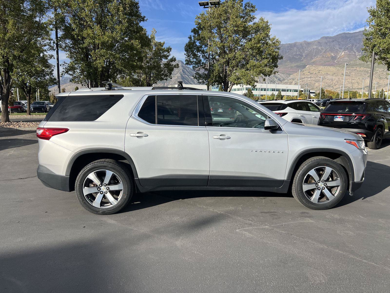 Used 2018 Chevrolet Traverse LT AWD/4WD image 17