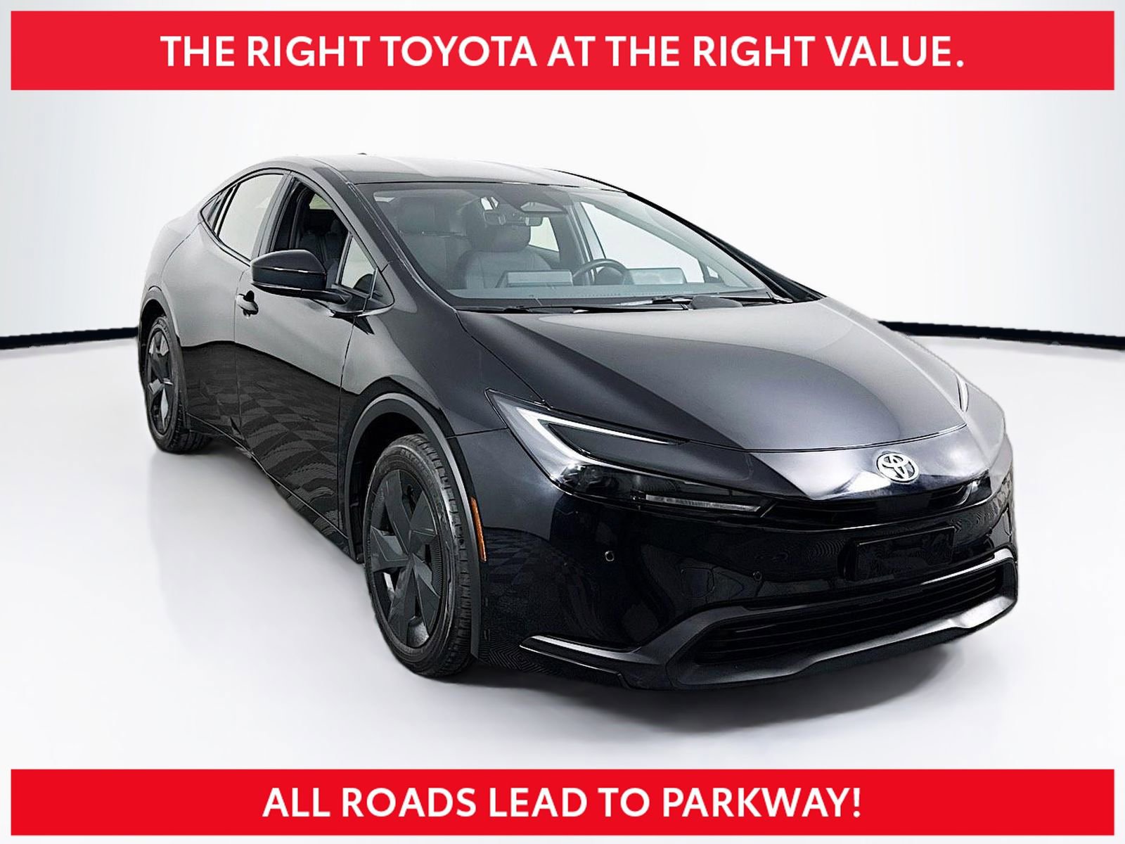 Used 2025 Toyota Prius LE FWD image 1