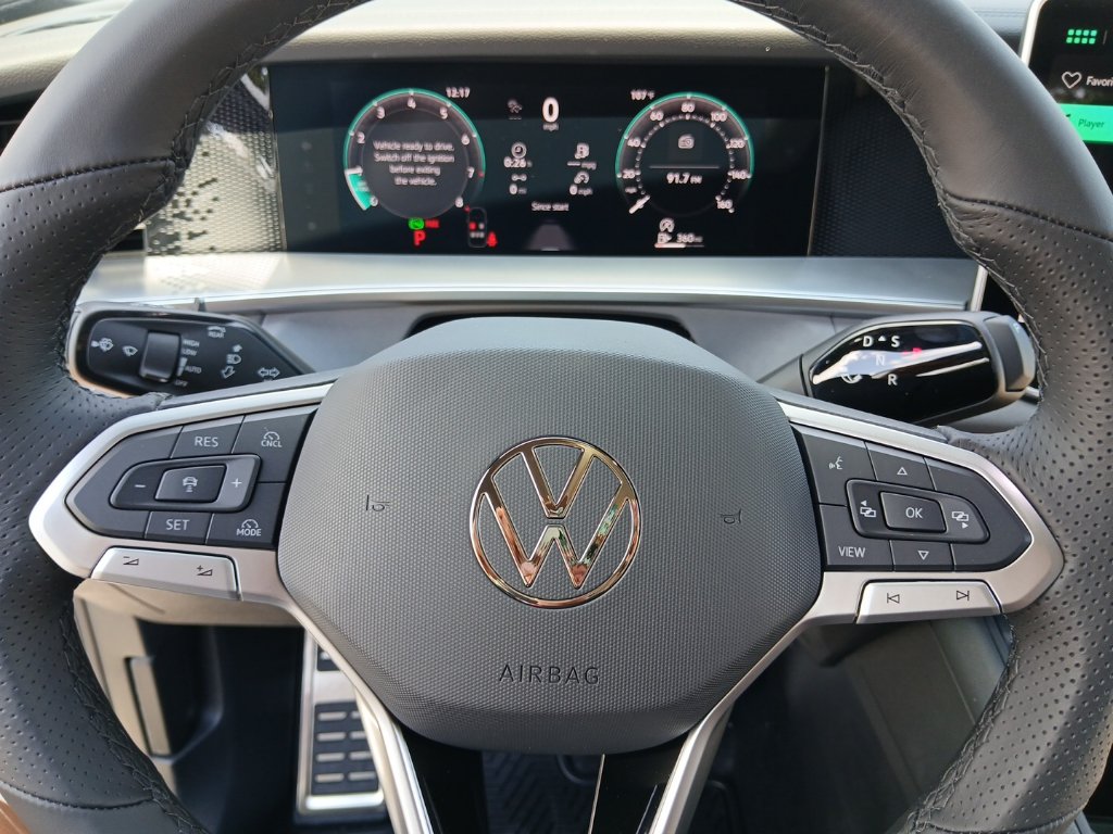 New 2026 Volkswagen Tiguan SE R-Line FWD image 5