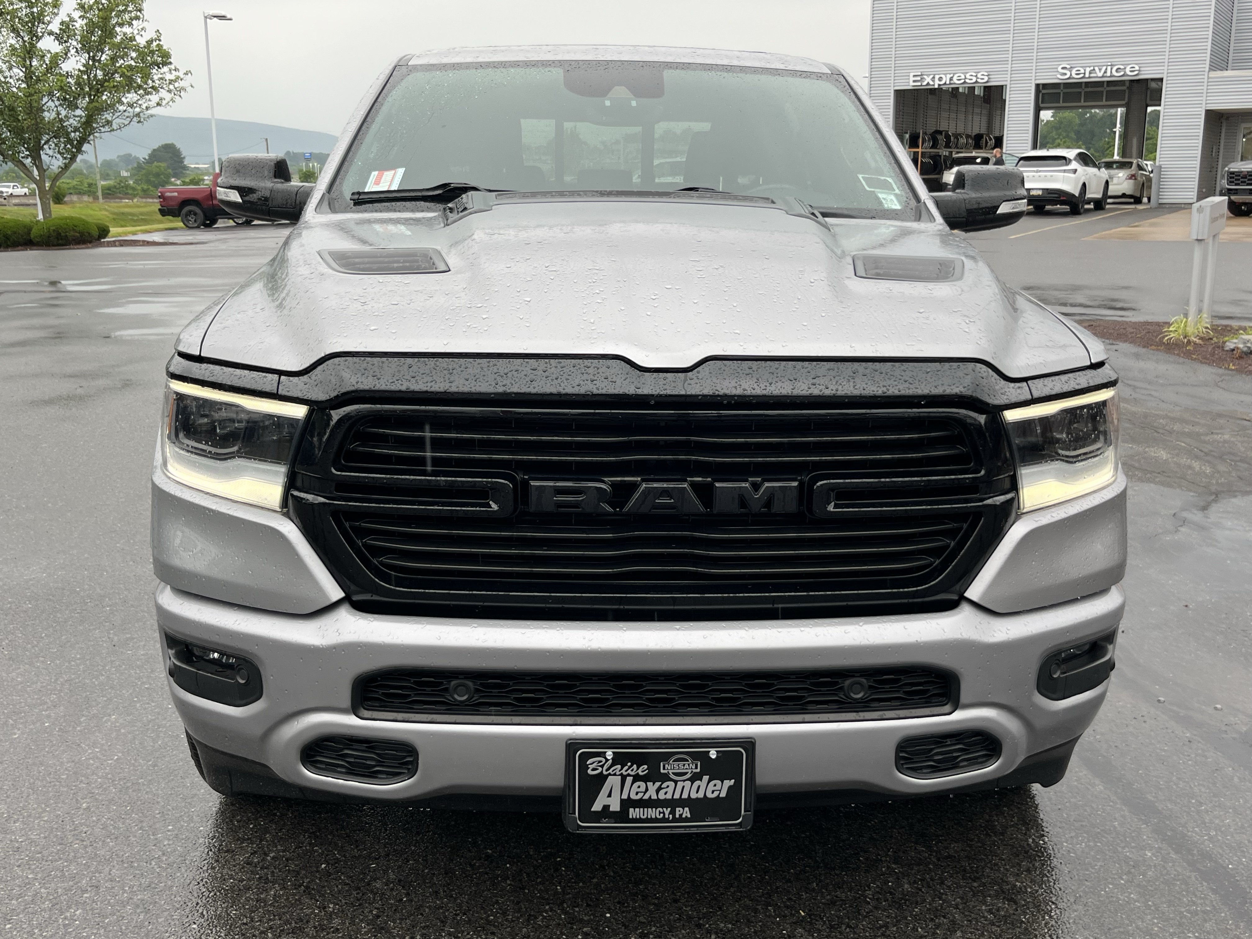 Used 2022 RAM 1500 Laramie AWD/4WD image 12