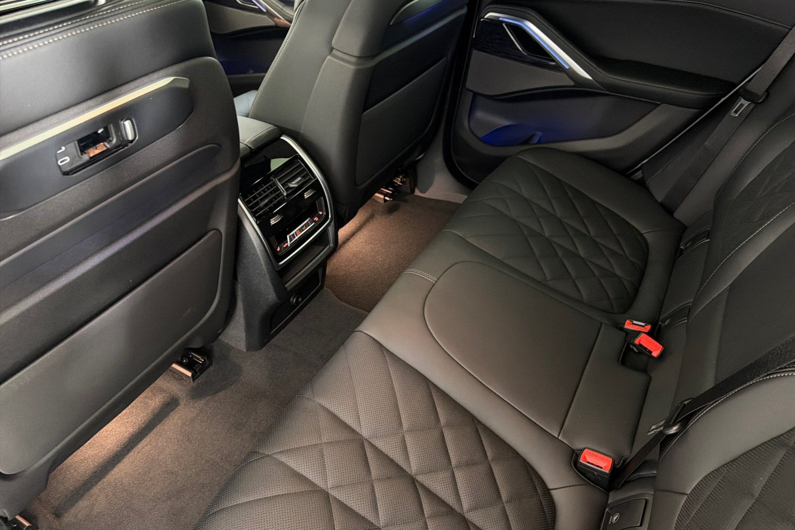 New 2027 BMW X6 xDrive40i AWD/4WD image 26