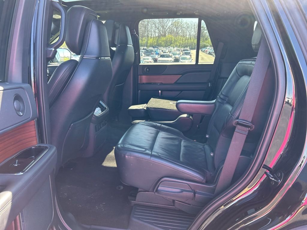 Used 2024 Lincoln Navigator Reserve image 11