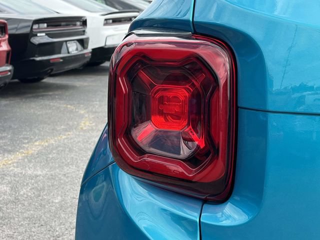 Certified 2021 Jeep Renegade Latitude w/ Luxury Group I FWD image 10